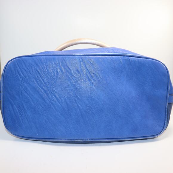 Guess PU drawstring bucket bag with tassels - Picture 5 of 6